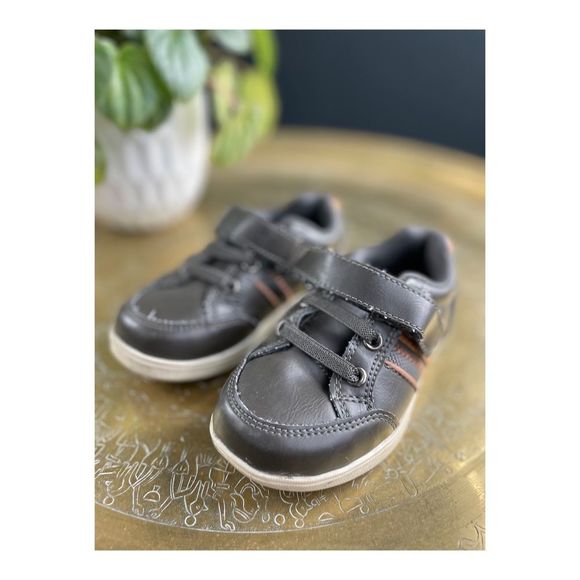 Smart Fit Faux Leather Sneakers Sz 7 Brown Non-Marking Soles - Picture 2 of 11